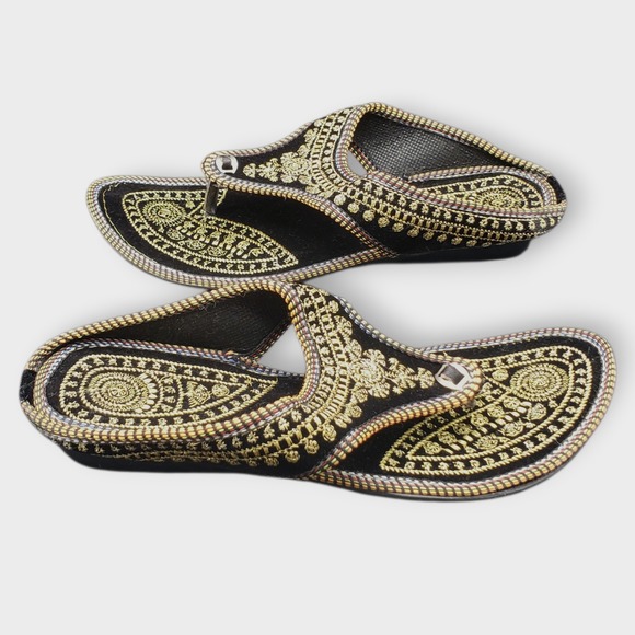 Italian Shoes - Italian Black Gold Embroidered Wedge Thong Sandals Womens Size 7-7.5 Ethnic